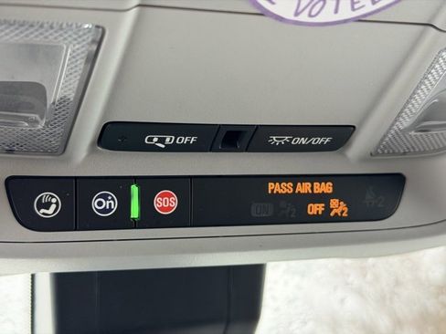 Used 2023 Chevrolet Equinox LT image 18