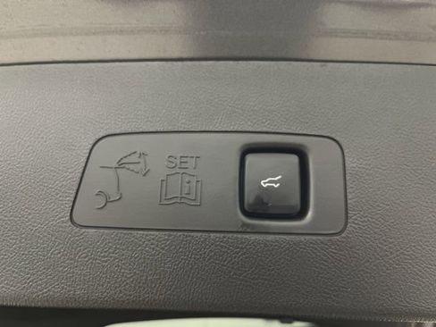 Used 2024 Lincoln Corsair AWD image 15