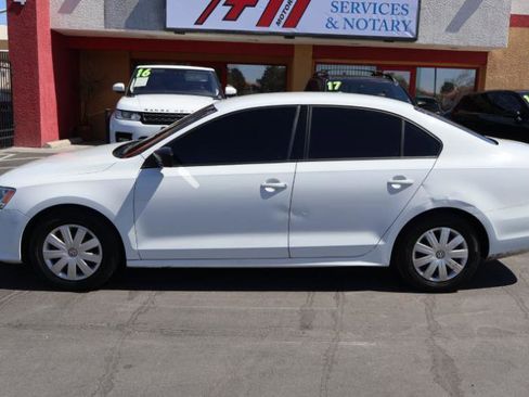 Used 2016 Volkswagen Jetta S image 4