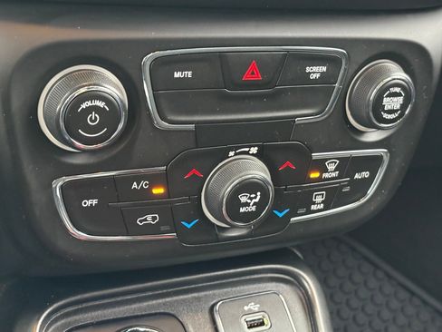 Used 2018 Jeep Compass Trailhawk w/ Navigation Group image 21