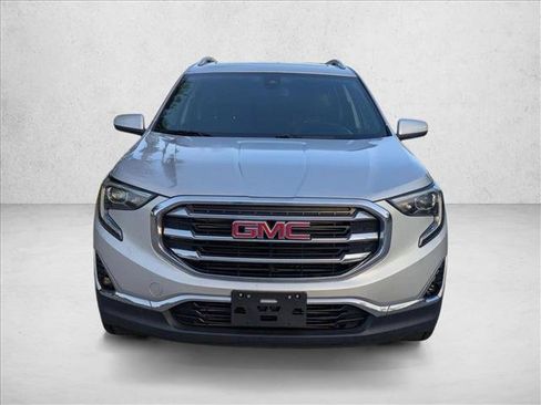 Used 2020 GMC Terrain SLT w/ Preferred Package FWD image 2