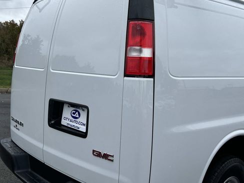 Used 2023 GMC Savana 2500 w/ Driver Convenience Package image 12