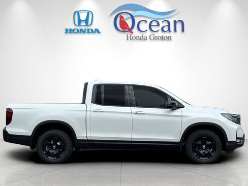 New 2026 Honda Ridgeline Black Edition image 6