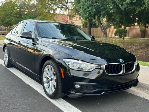 Used 2018 BMW 320i Sedan image 2