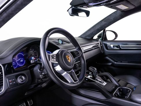 Used 2023 Porsche Cayenne GTS AWD/4WD image 17