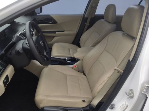 Used 2017 Honda Accord LX image 17