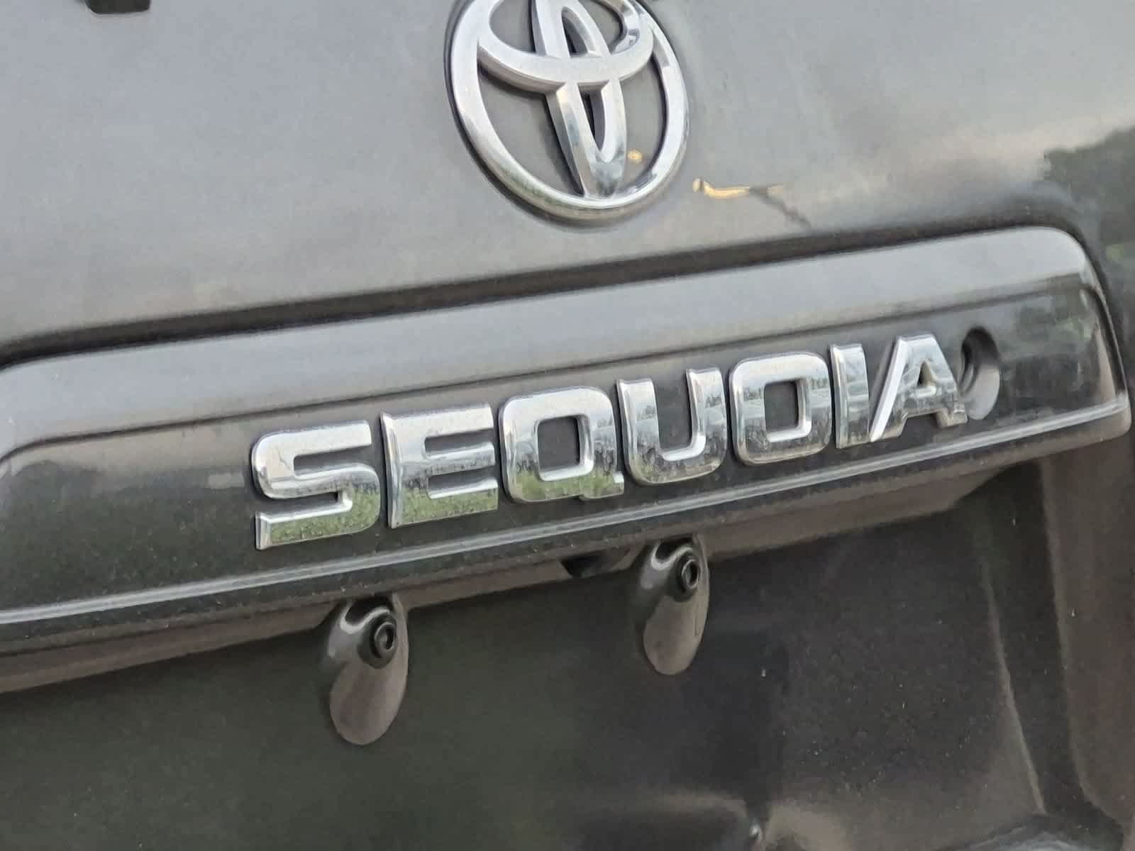 Used 2019 Toyota Sequoia SR5 AWD/4WD image 13