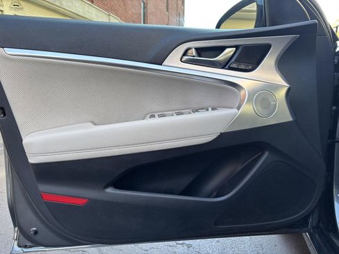Used 2019 Genesis G70 2.0T Advanced w/ Elite Package AWD/4WD image 11