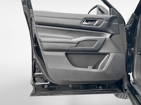 Used 2023 Nissan Pathfinder SL image 14