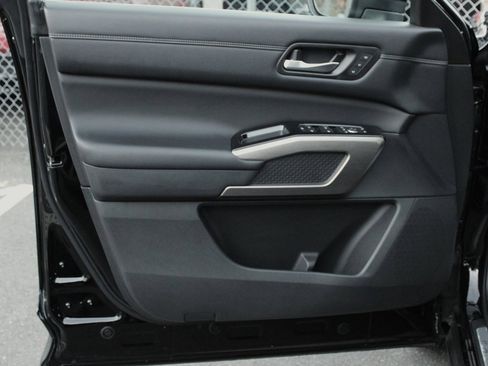 Certified 2023 Nissan Pathfinder Platinum image 16