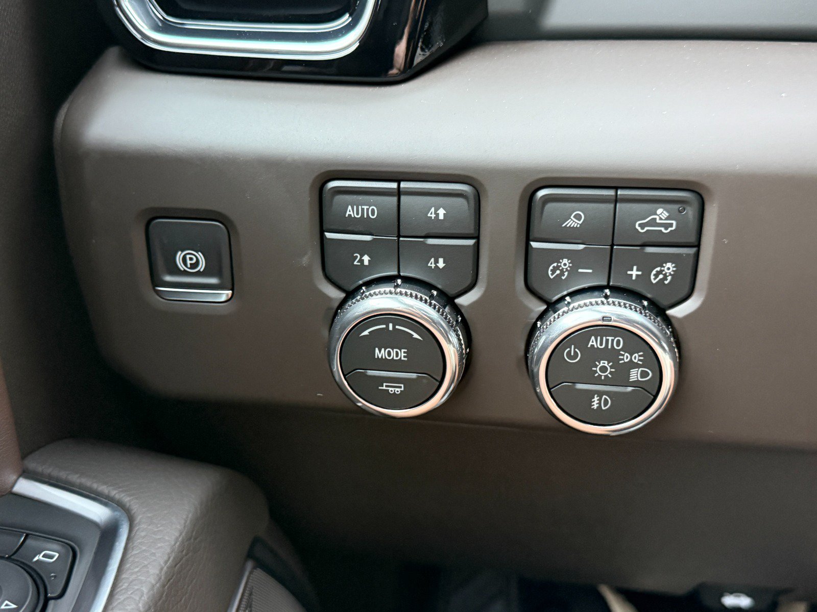 New 2026 GMC Sierra 3500 Denali AWD/4WD image 32