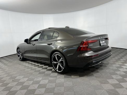 Used 2025 Volvo S60 B5 Core image 7