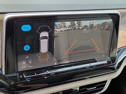 New 2026 Volkswagen Atlas SE FWD image 14