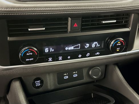 Used 2025 Nissan Rogue SV image 23