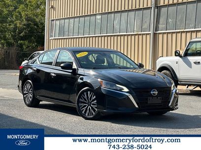 Used 2025 Nissan Altima 2.5 SV