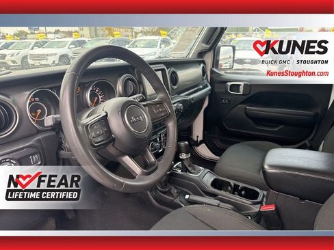 Used 2023 Jeep Gladiator Sport image 24