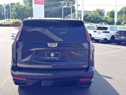 Used 2022 Cadillac Escalade Sport w/ Touring Package AWD/4WD image 12