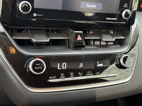 Used 2022 Toyota Corolla LE image 15