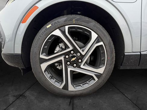 New 2026 Chevrolet Equinox EV LT image 14