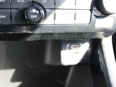 Used 2025 Jeep Compass Trailhawk w/ Trailer Tow Group AWD/4WD image 42