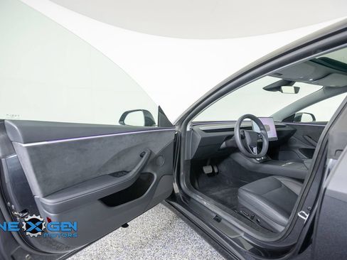 Used 2025 Tesla Model 3 Long Range AWD/4WD image 9