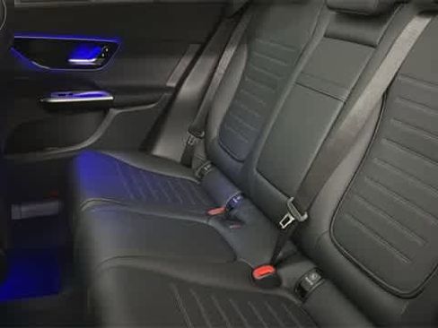 Used 2026 Mercedes-Benz GLC 300 4MATIC image 31