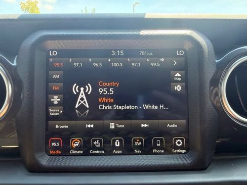 Used 2021 Jeep Wrangler Unlimited Sahara AWD/4WD image 27