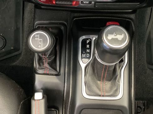 Used 2020 Jeep Wrangler Unlimited Rubicon w/ Uconnect 4C Nav & Sound Group AWD/4WD image 22