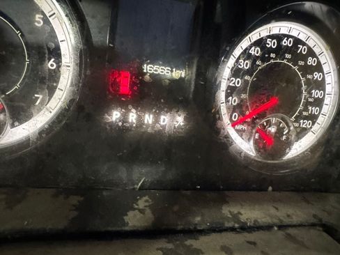 Used 2017 RAM 1500 Express RWD image 9