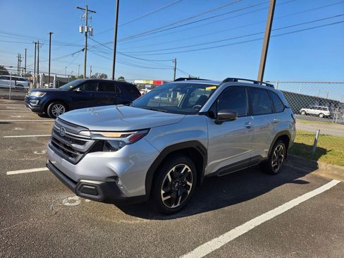 Used 2025 Subaru Forester Limited w/ Popular Package #2 image 3