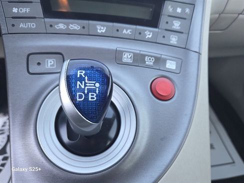 Used 2014 Toyota Prius image 26