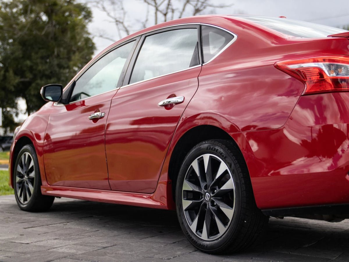 Used 2019 Nissan Sentra SR FWD image 8