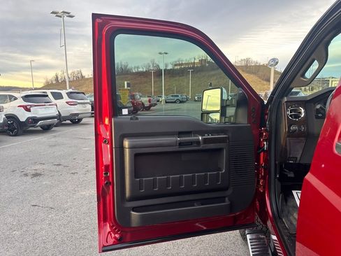 Used 2016 Ford F250 Platinum w/ FX4 Off-Road Package image 23