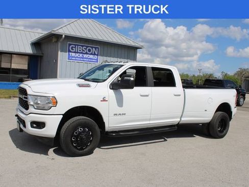 Used 2024 RAM 3500 Big Horn w/ Night Edition AWD/4WD image 4
