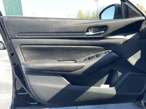 Used 2022 Nissan Altima 2.5 S image 14