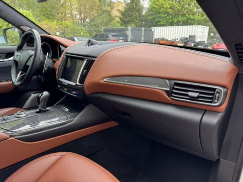 Used 2017 Maserati Levante S AWD/4WD image 37