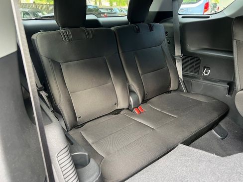 Used 2023 Ford Explorer XLT image 11