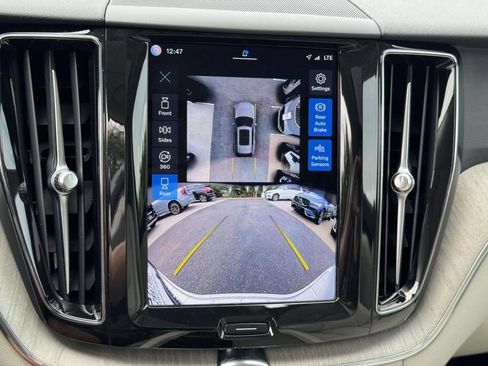 Certified 2024 Volvo XC60 B5 Plus w/ Protection Package Premier AWD/4WD image 26