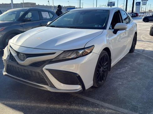 Used 2021 Toyota Camry XSE image 5