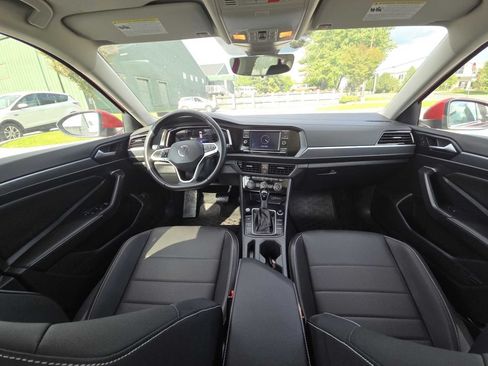 Used 2024 Volkswagen Jetta SE FWD image 14
