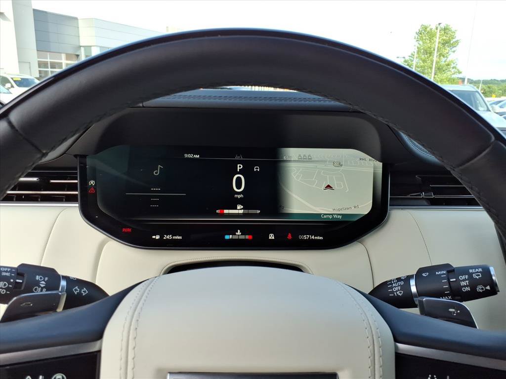 Used 2025 Land Rover Range Rover SE AWD/4WD image 18