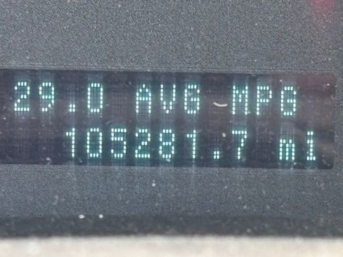 Used 2010 Ford Focus SEL image 8