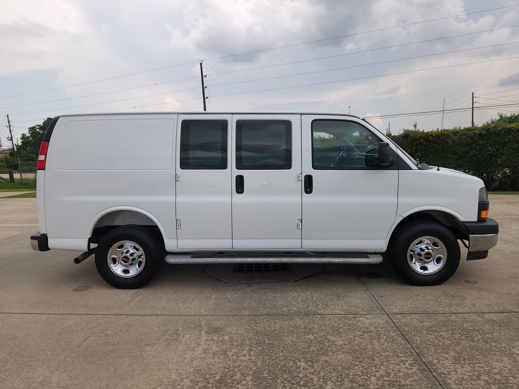 Used 2025 GMC Savana 2500 w/ Driver Convenience Package RWD image 4