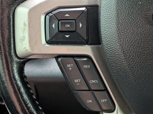 Used 2022 Ford F250 Lariat w/ Lariat Ultimate Package AWD/4WD image 27