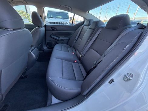 Used 2025 Nissan Altima 2.5 SV FWD image 37