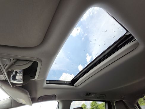 Used 2019 Honda Odyssey EX-L image 2