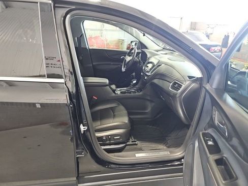 Used 2023 Chevrolet Equinox Premier image 21