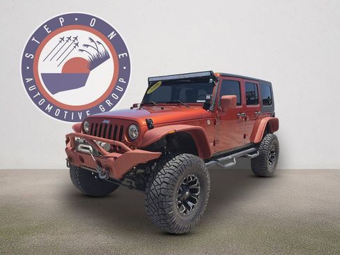 Used 2009 Jeep Wrangler Unlimited Rubicon w/ Dual Top Group AWD/4WD image 2