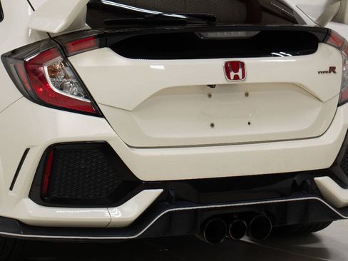 Used 2018 Honda Civic Type R image 12