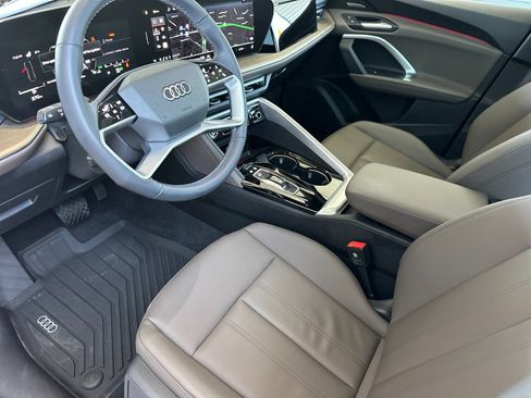 Used 2025 Audi Q5 Premium Plus AWD/4WD image 9